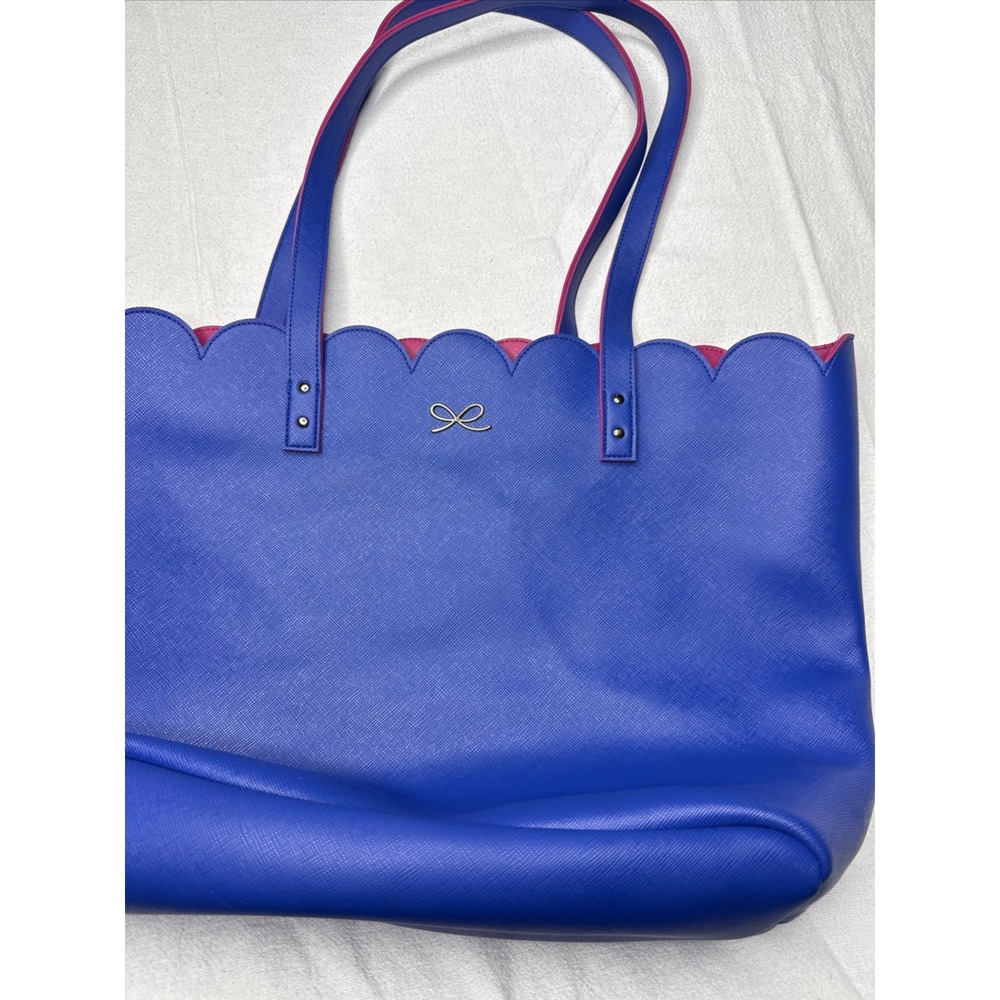 Blue Scalloped Tote Bag‎ with Pink Lining & Bow Accent - Stylish Carryall